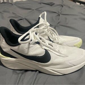 Nike White and Black Running Shoes star runner